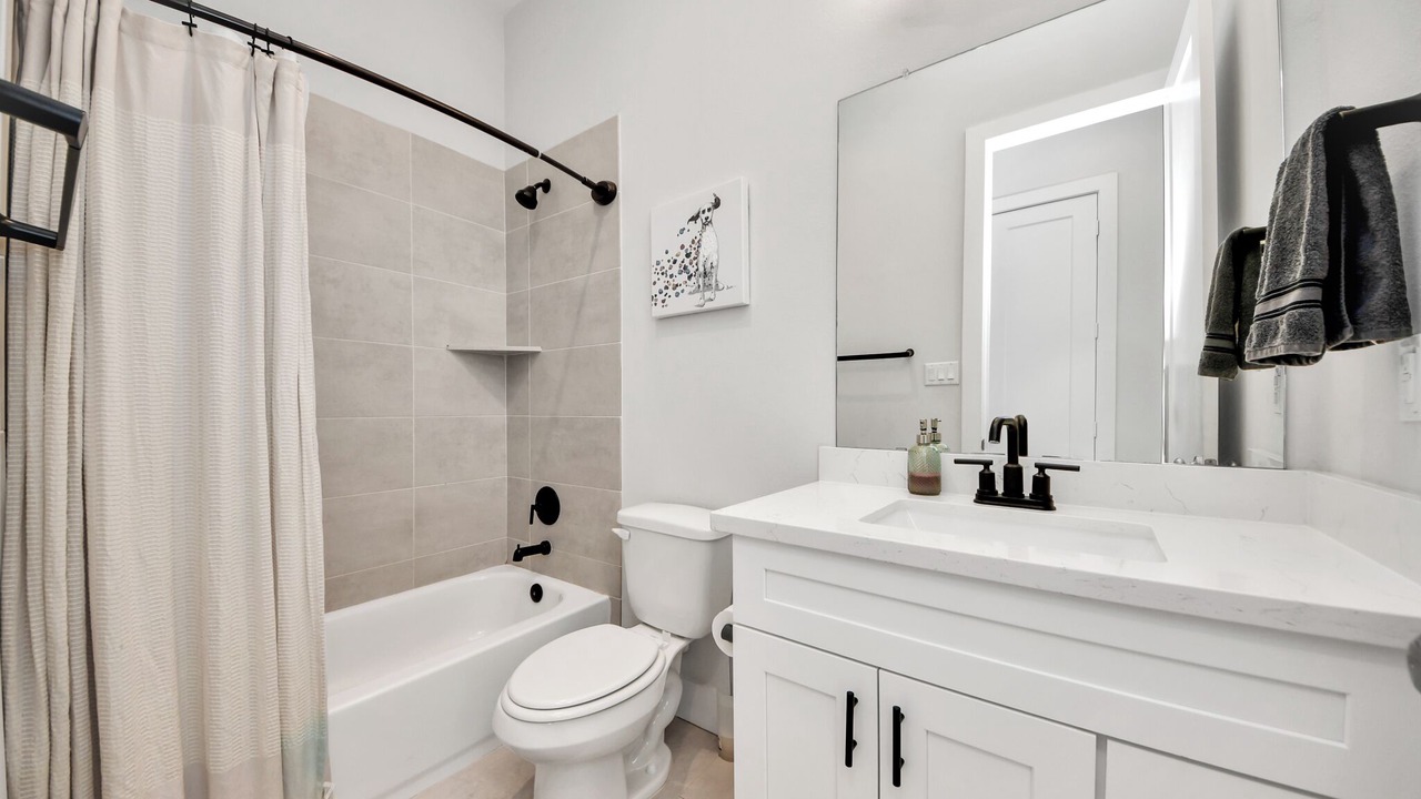 Photo of Bathroom in Greater Third Ward