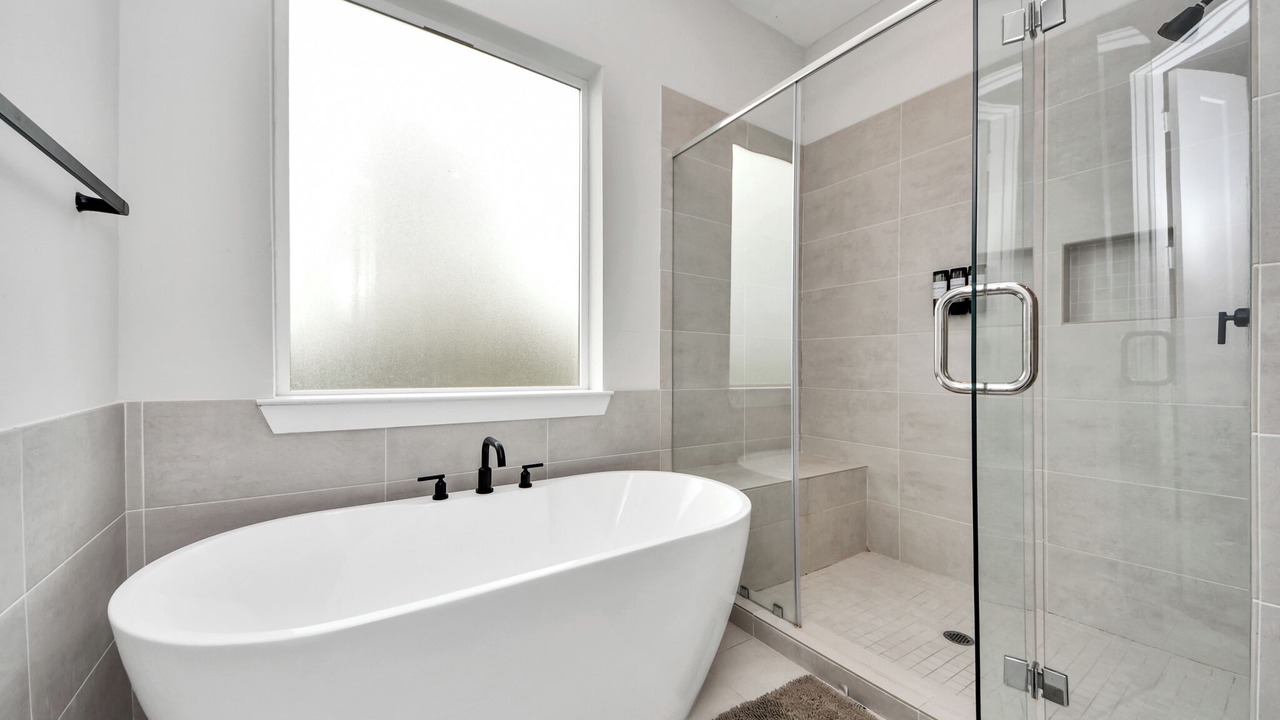 Photo of Bathroom in Greater Third Ward