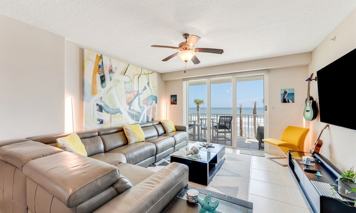 Photo of Livingroom in Ocean View Halifax Estates