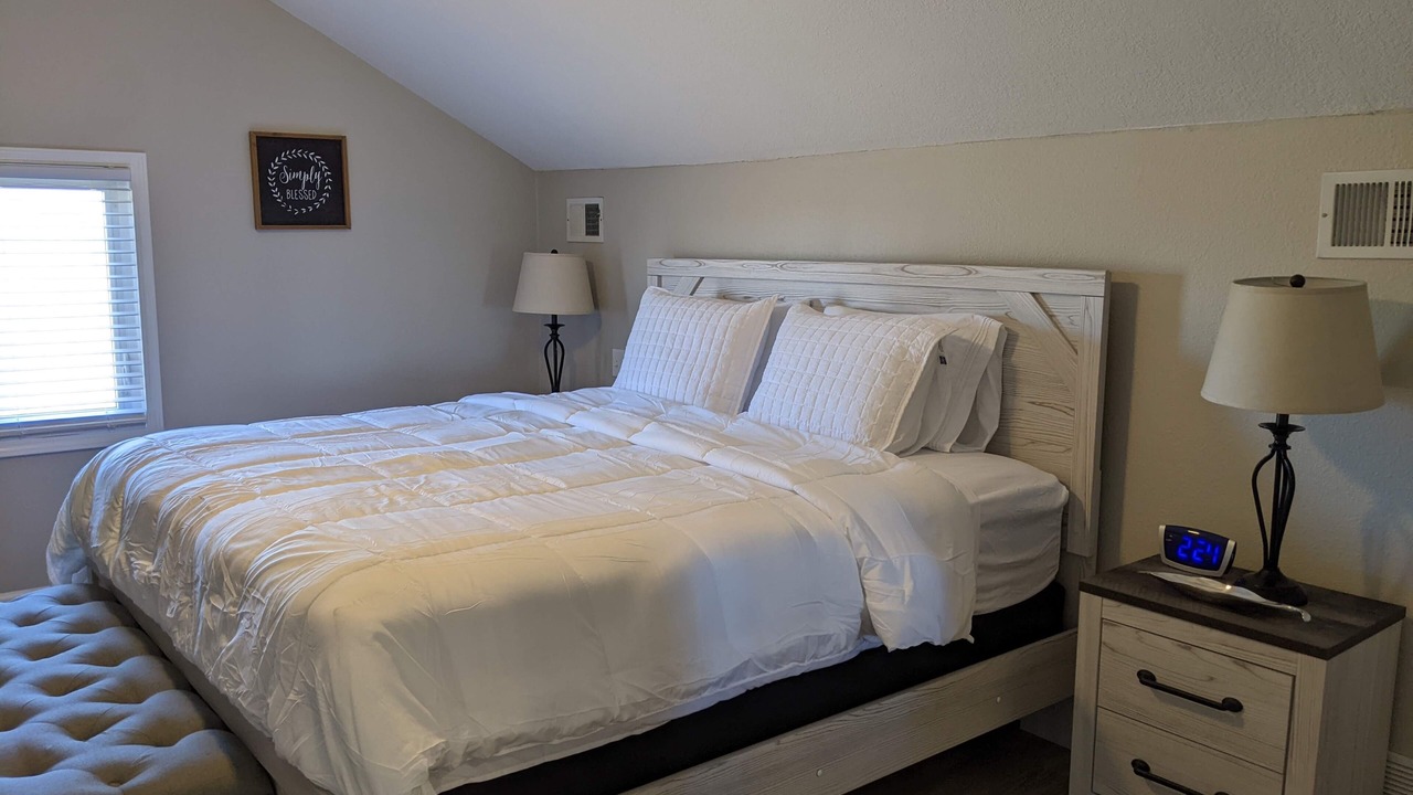 Photo of Bedroom in Wea