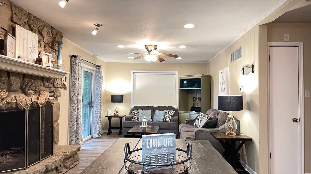 Photo of Livingroom in Lake of the Ozarks