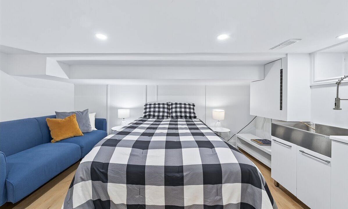 Photo of Bedroom in Clarkson-Lorne Park