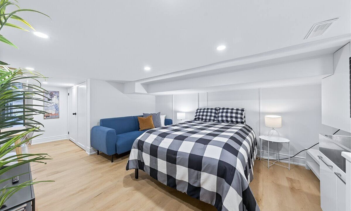Photo of Bedroom in Clarkson-Lorne Park