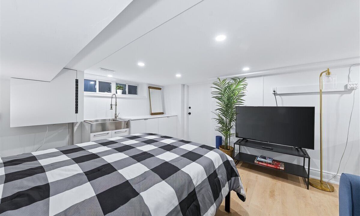 Photo of Bedroom in Clarkson-Lorne Park