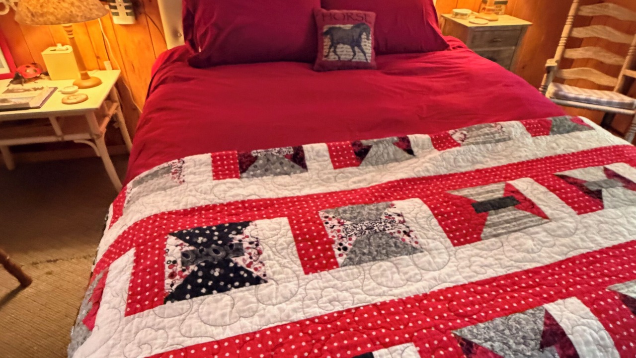 Photo of Bedroom in Pine Cove