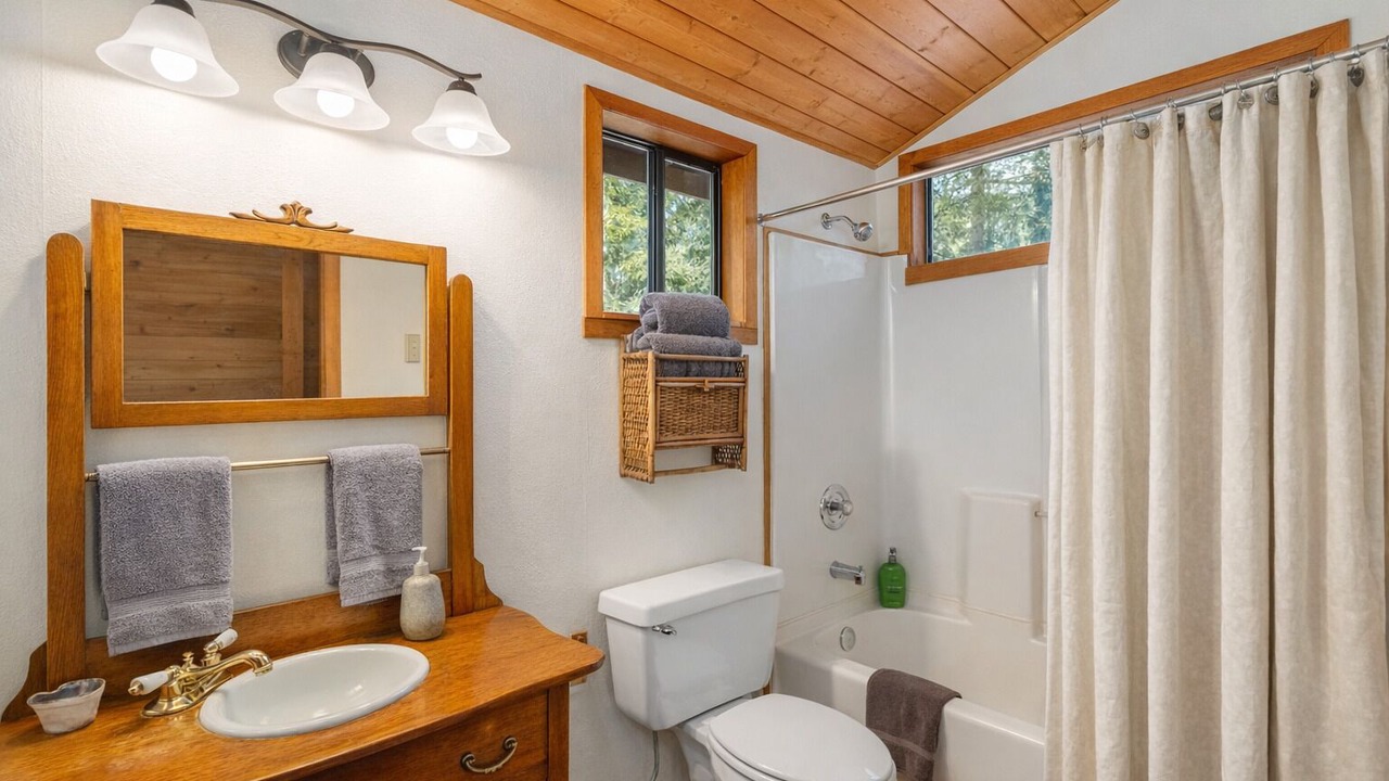 Photo of Bathroom in Leavenworth