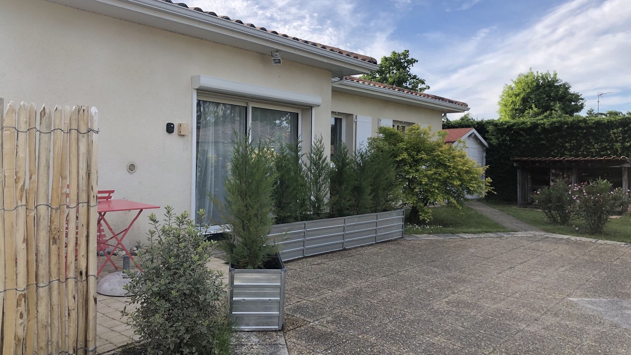 Photo of Outdoor in Saint-Medard-en-Jalles