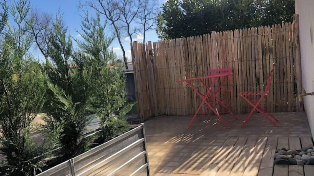 Photo of Patio Balcony in Saint-Medard-en-Jalles