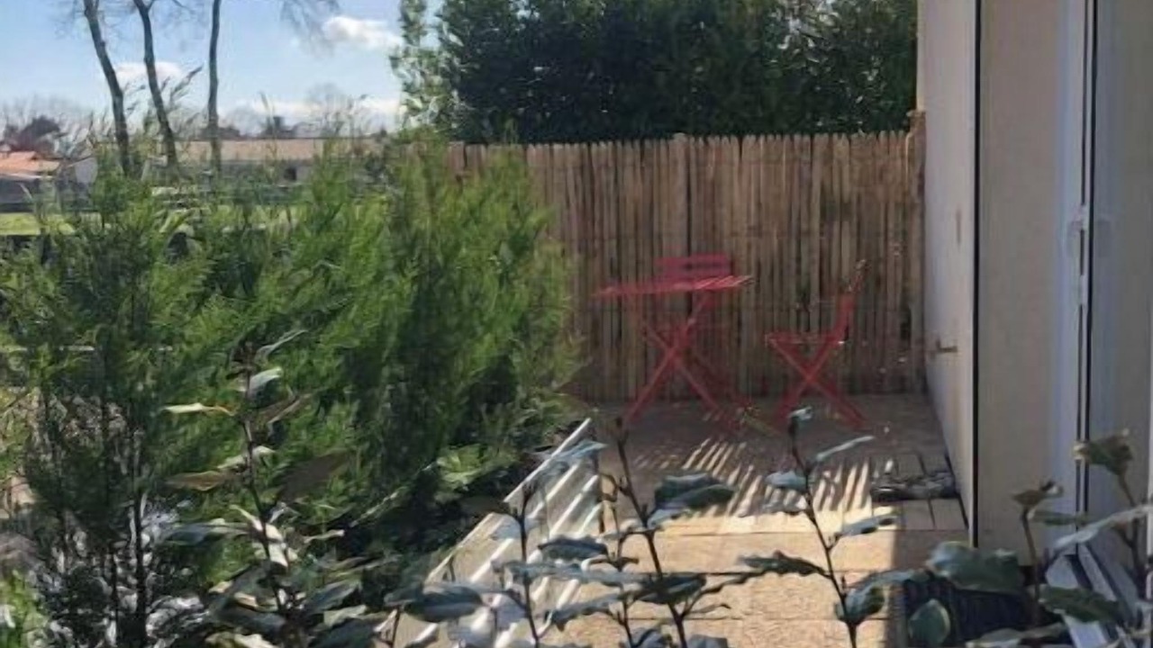 Photo of Patio Balcony in Saint-Medard-en-Jalles