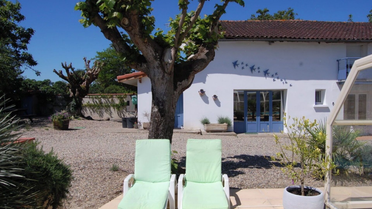 Photo of Patio Balcony in Saint-Nicolas-de-la-Grave