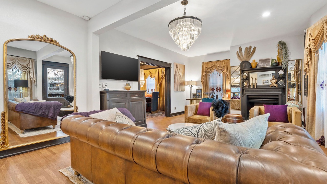 Photo of Livingroom in Hanover Place