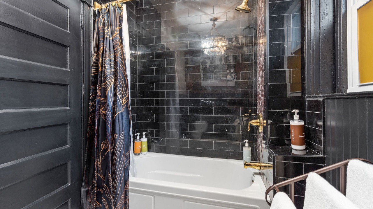 Photo of Bathroom in Hanover Place