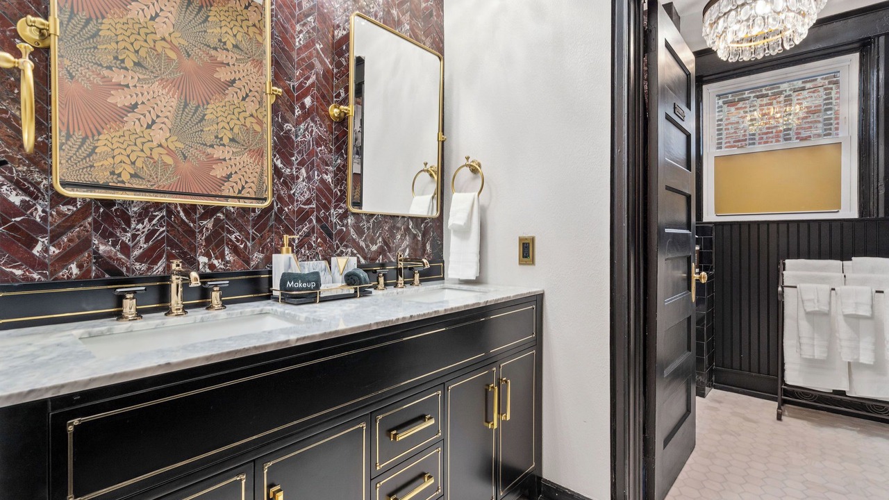 Photo of Bathroom in Hanover Place