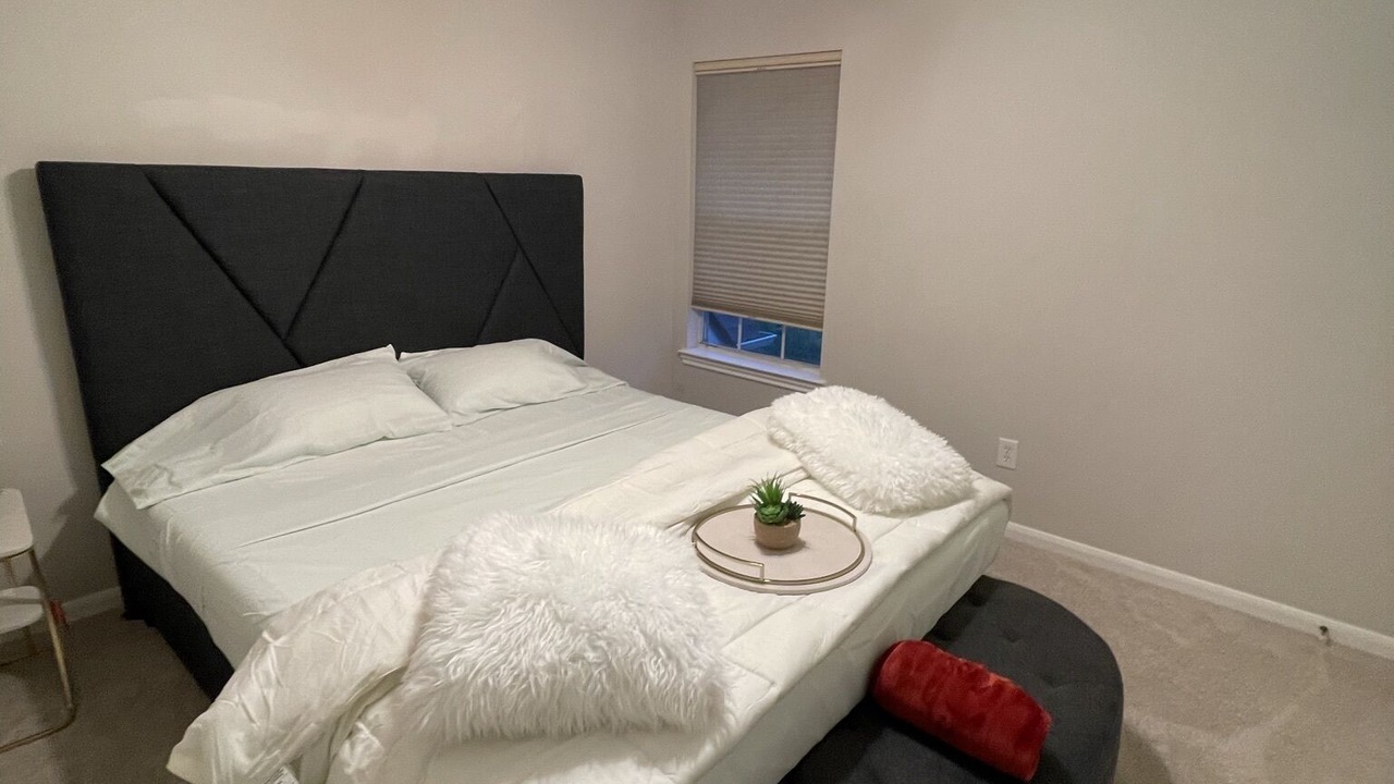 Photo of Bedroom in Uptown