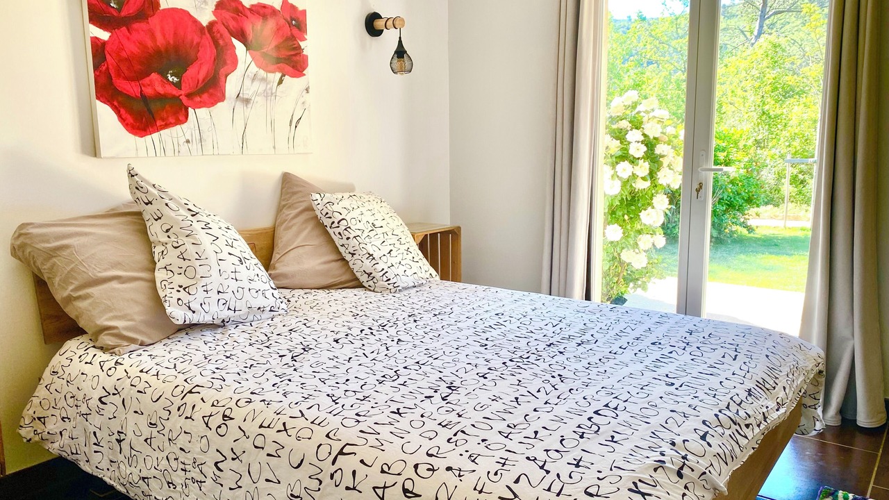 Photo of Bedroom in Neoules