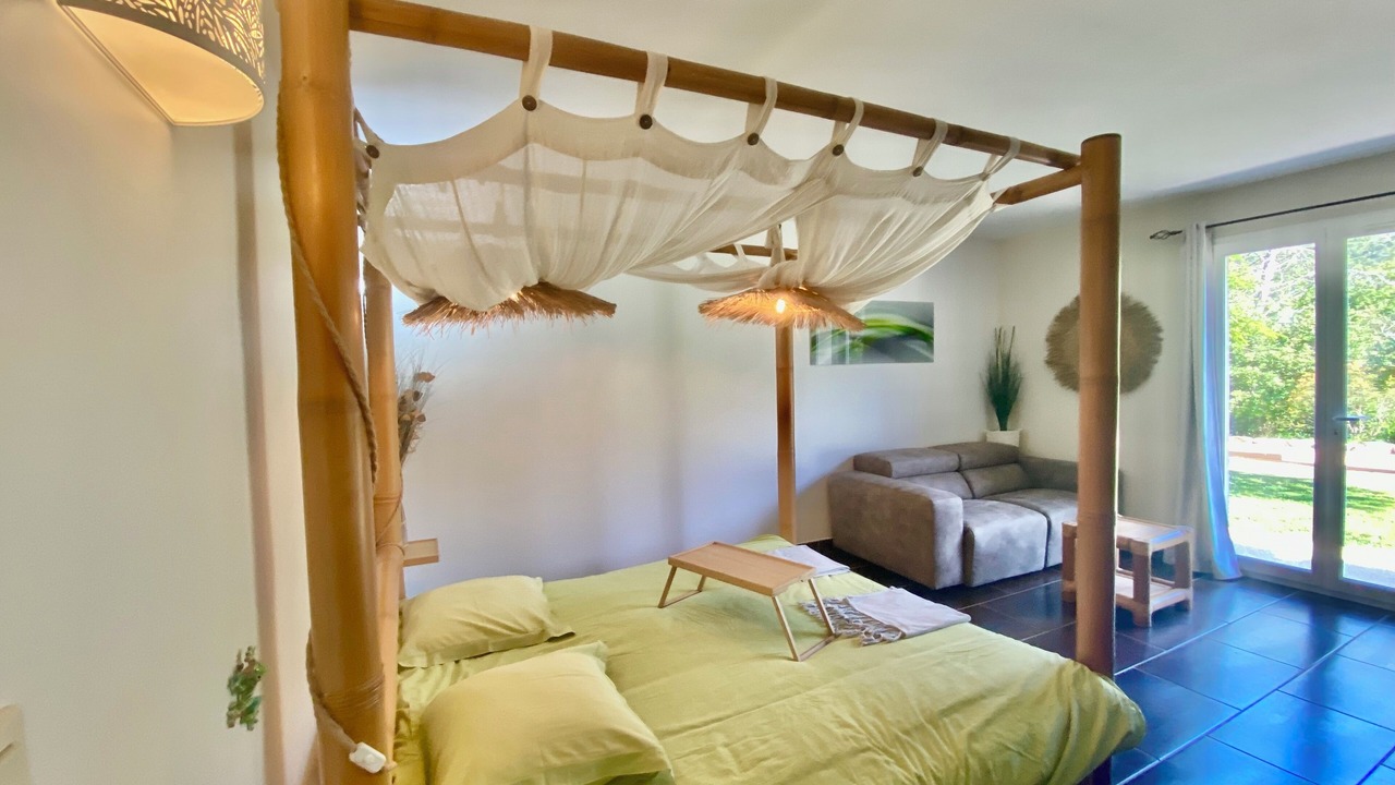 Photo of Bedroom in Neoules