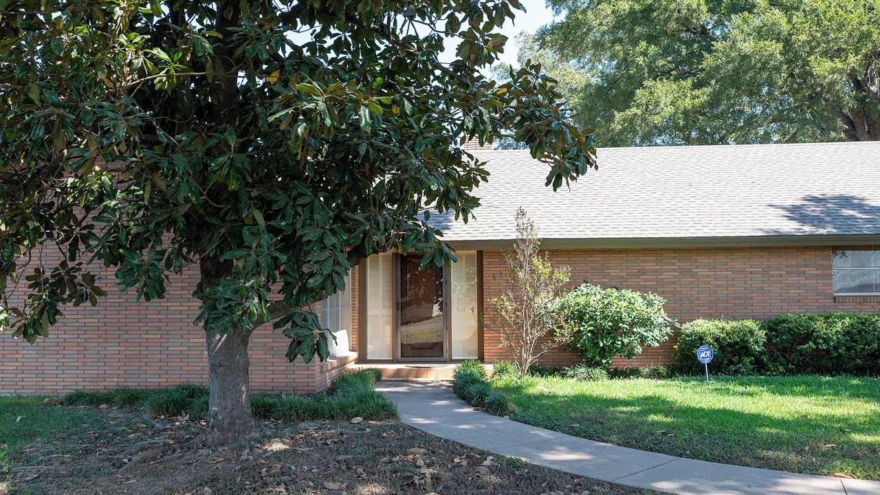 Photo of Outdoor in Bryan