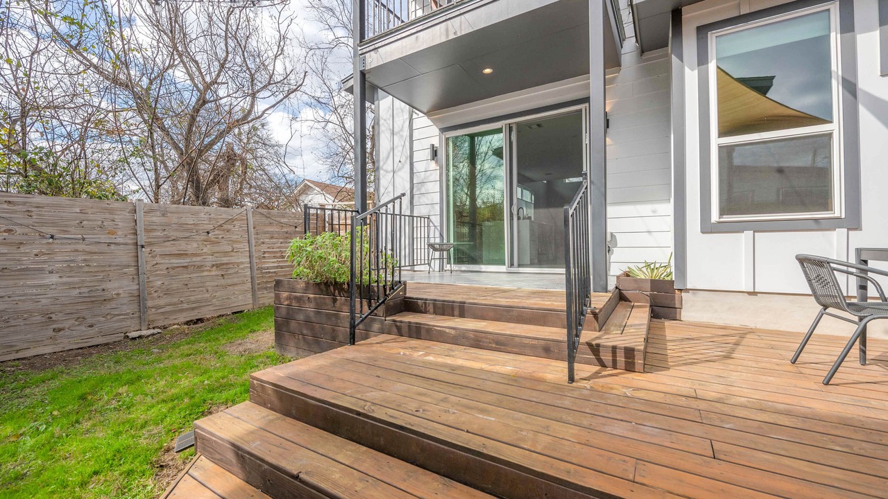 Photo of Patio Balcony in MLK