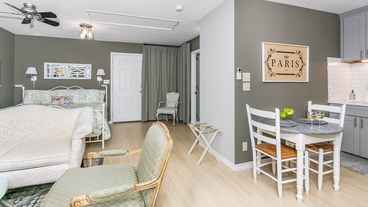 Photo of Livingroom in Fredericksburg