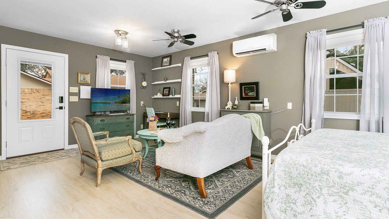 Photo of Livingroom in Fredericksburg