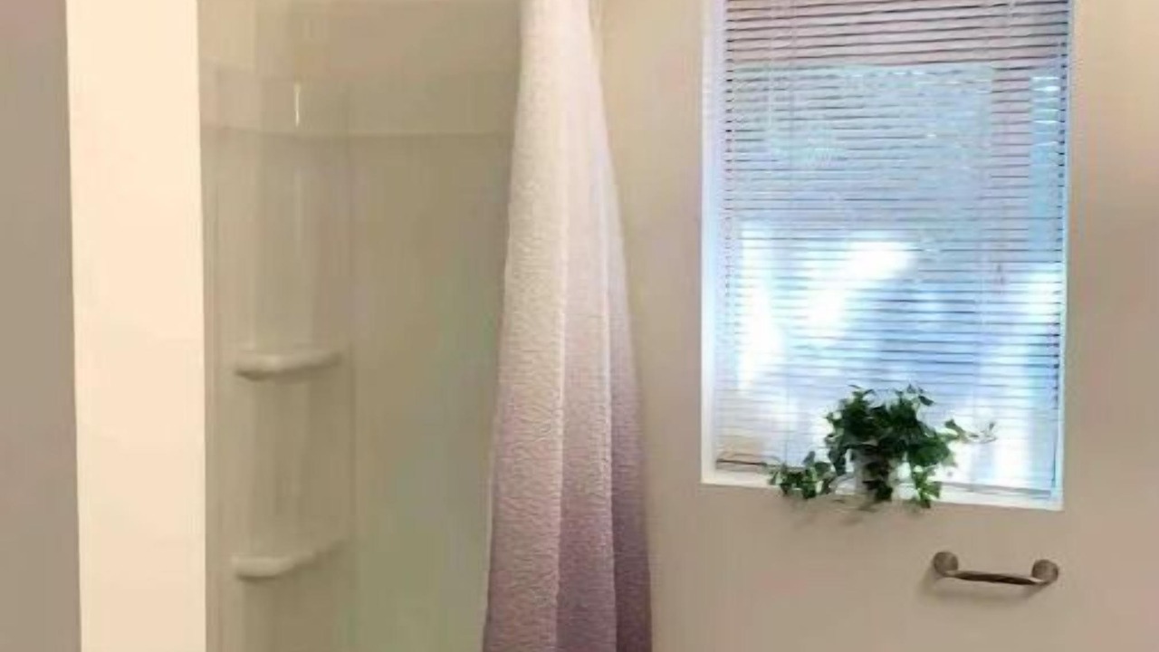 Photo of Bathroom in East Bay Drive