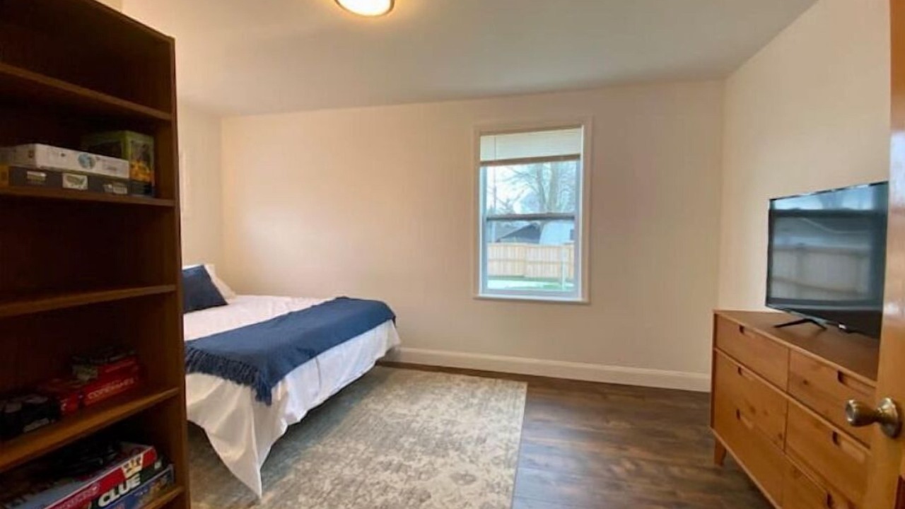 Photo of Bedroom in Central Square