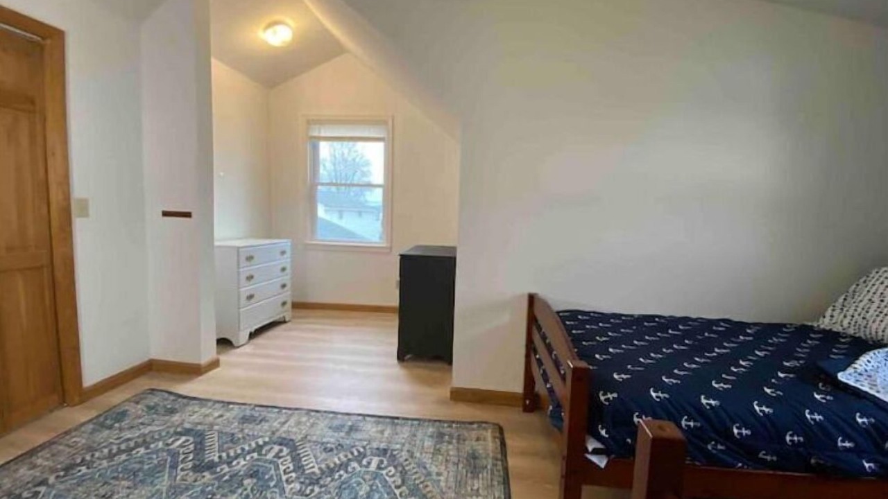 Photo of Bedroom in Central Square