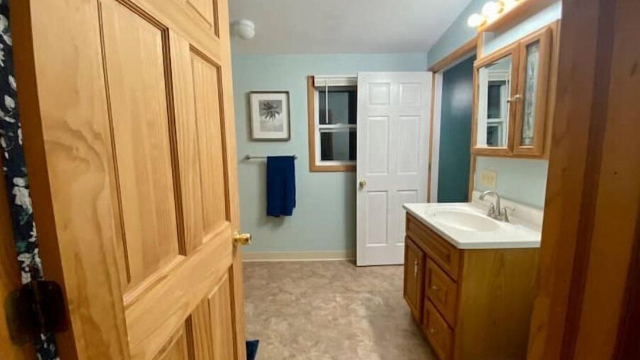 Photo of Bathroom in Central Square