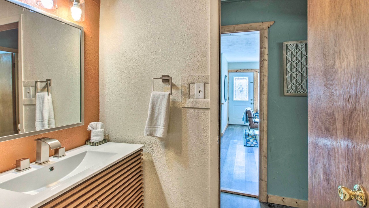 Photo of Bathroom in Red River