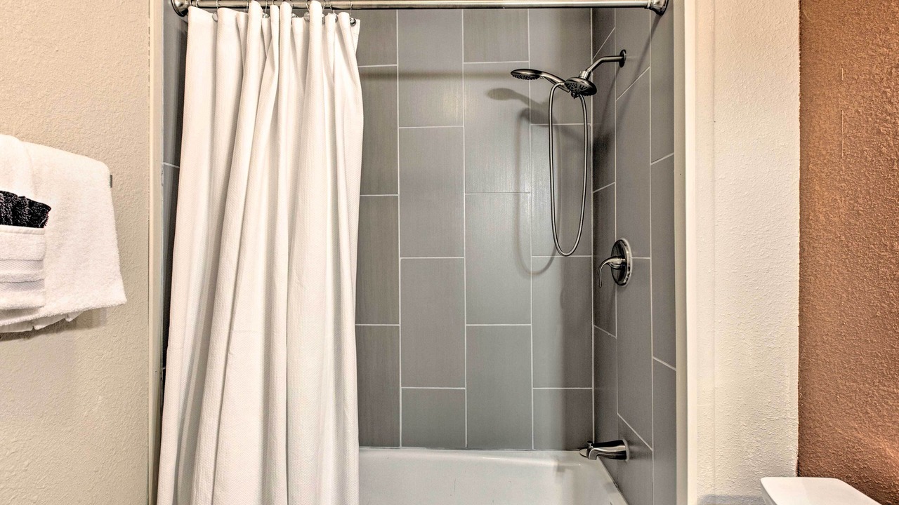 Photo of Bathroom in Red River