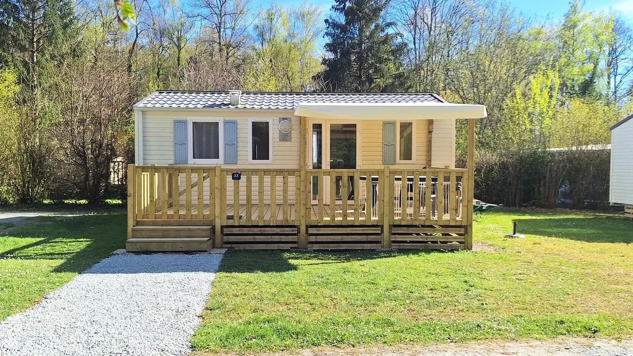 Photo of Outdoor in Leval