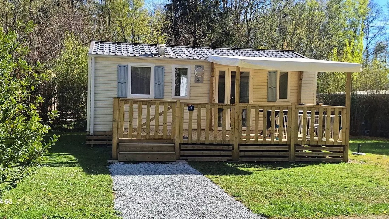 Photo of Outdoor in Leval