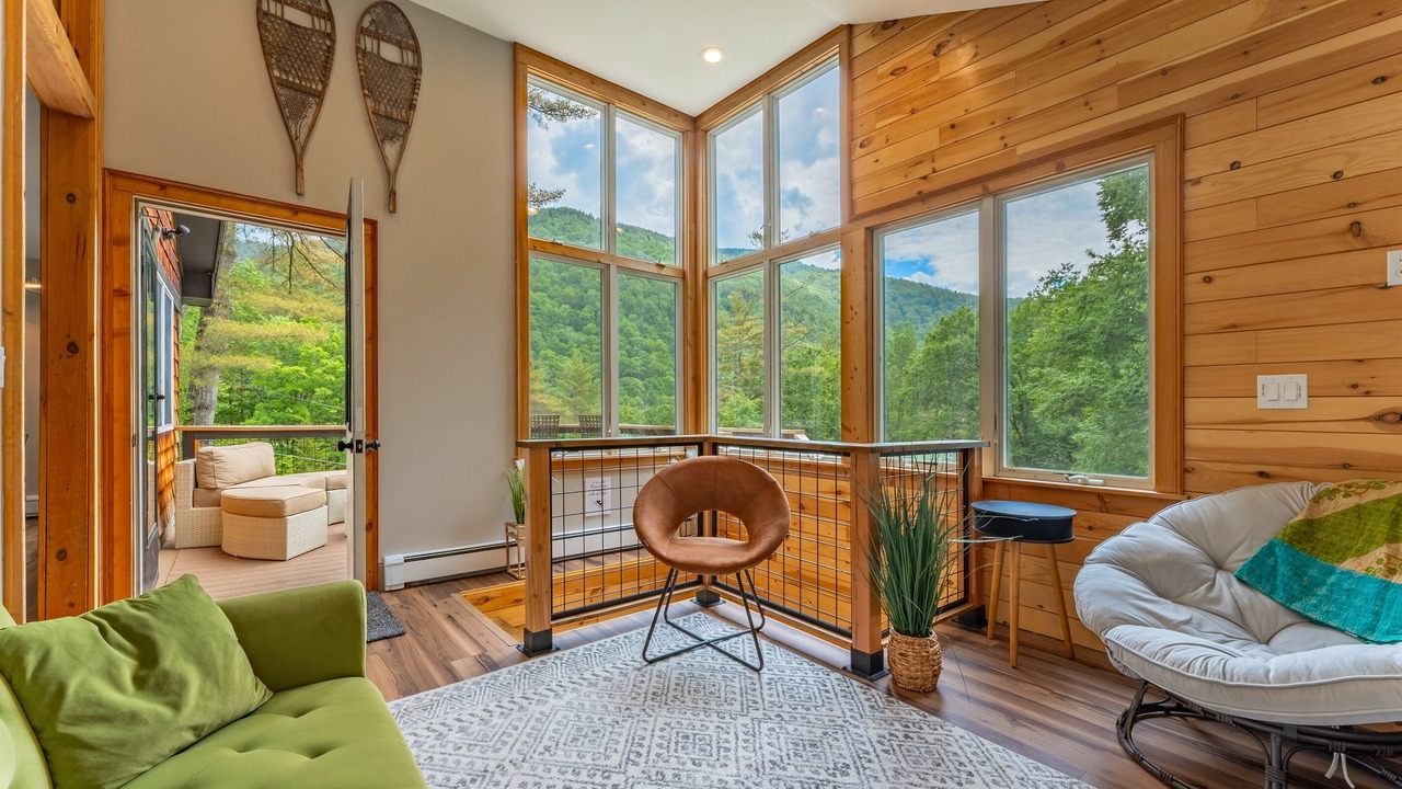 Photo of Livingroom in Bridgewater Corners