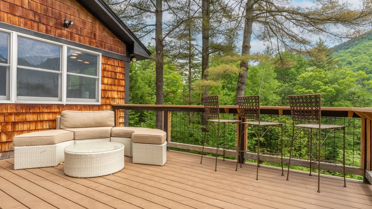 Photo of Patio Balcony in Bridgewater Corners