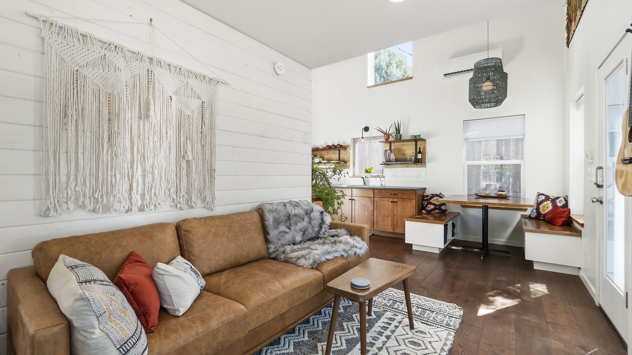 Photo of Livingroom in Terrebonne