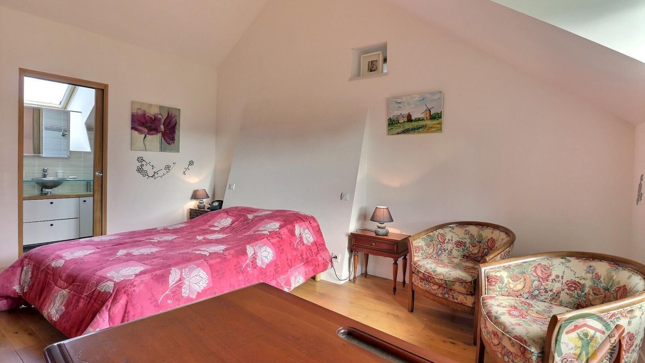 Photo of Bedroom in Baguer-Morvan