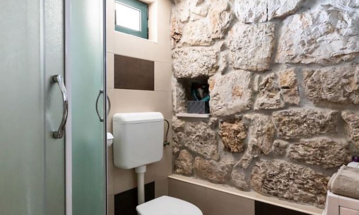 Photo of Bathroom in Mihanici