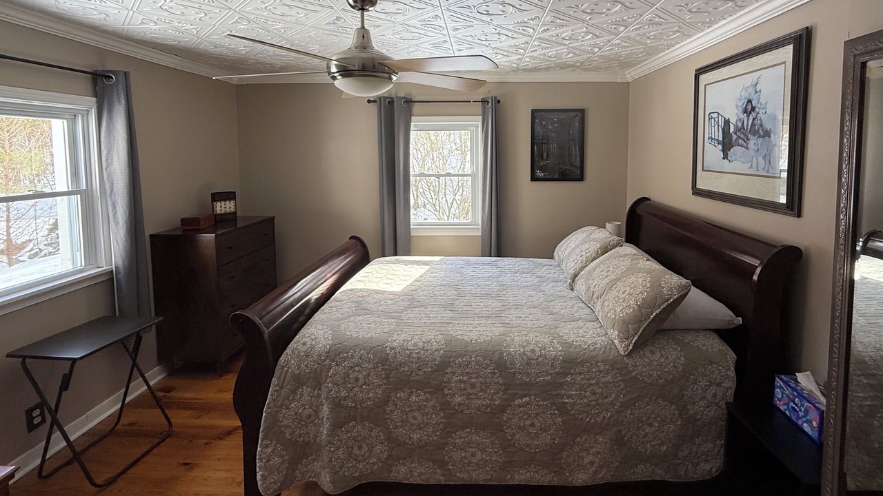 Photo of Bedroom in Roseland