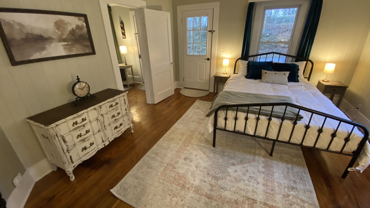 Photo of Bedroom in Greensburg