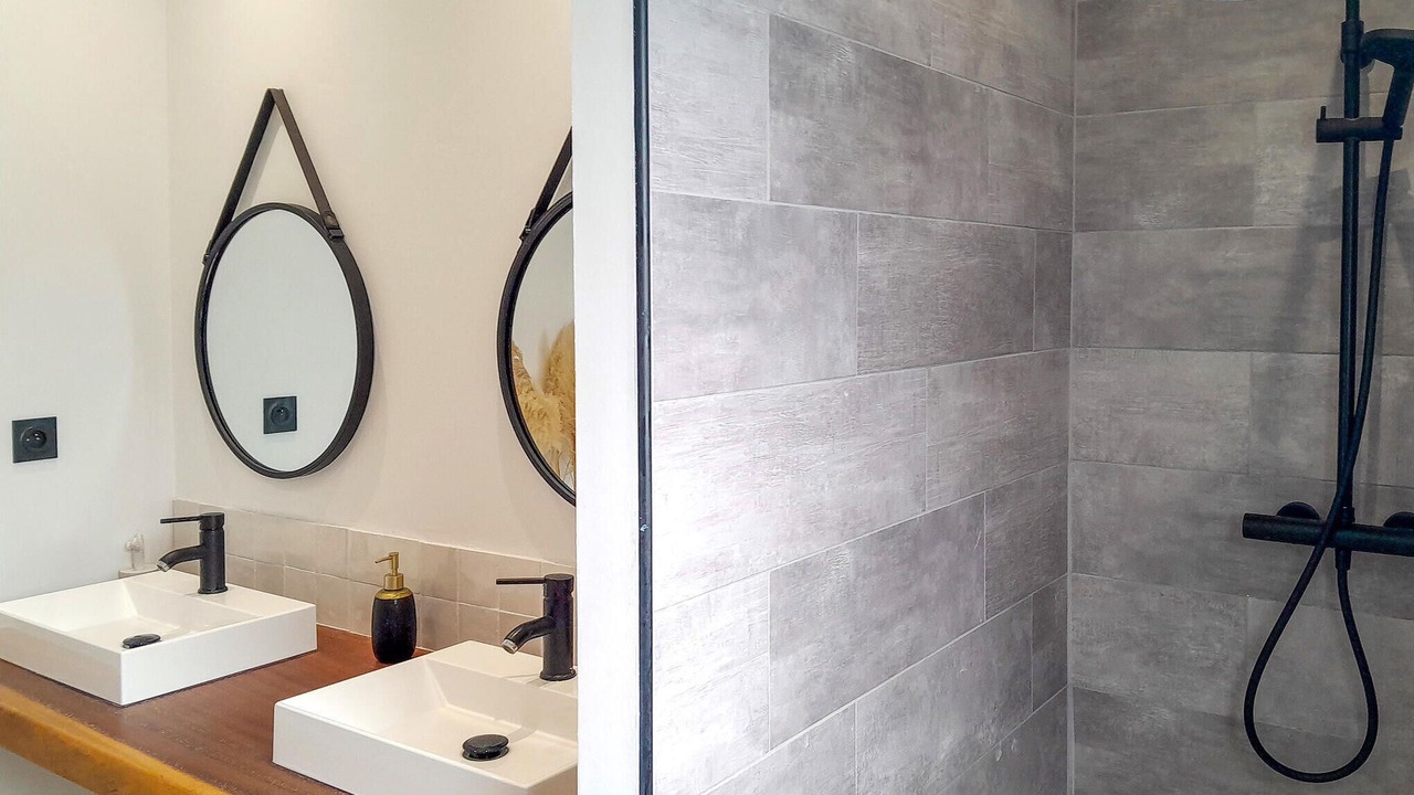Photo of Bathroom in Malves-en-Minervois