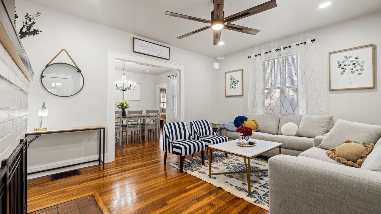 Photo of Livingroom in Knoxville