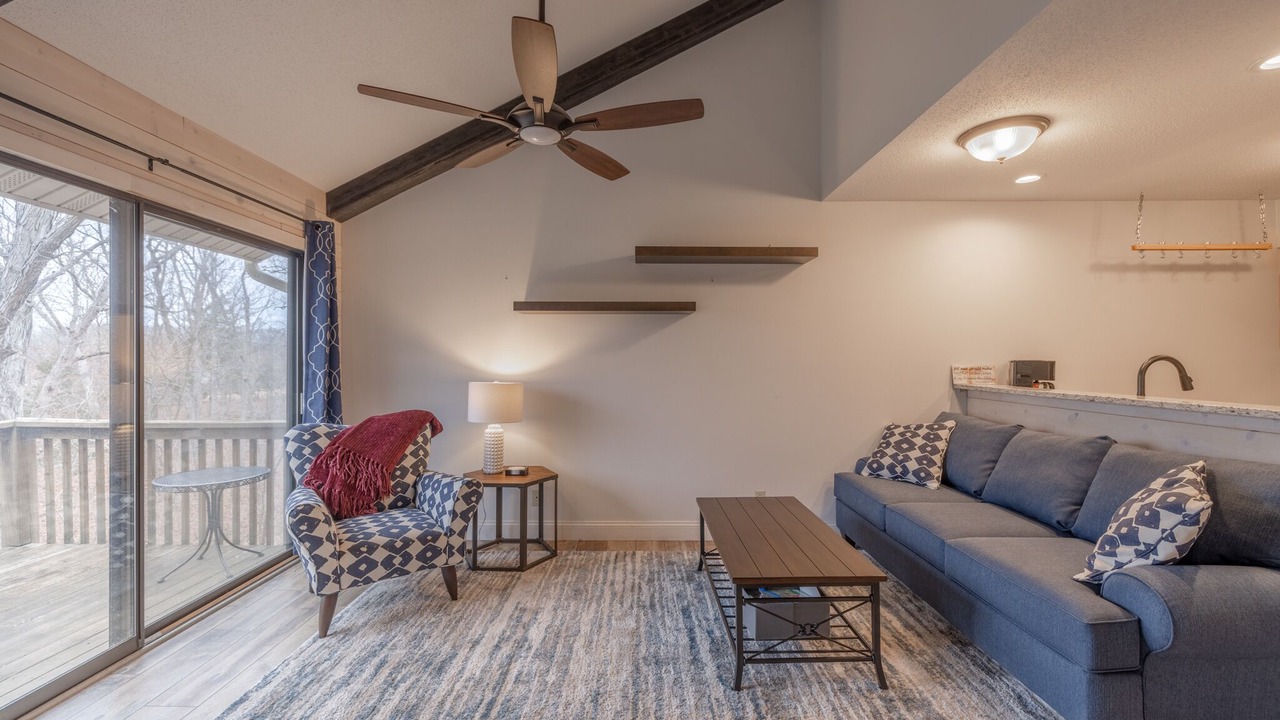 Photo of Livingroom in Innsbrook
