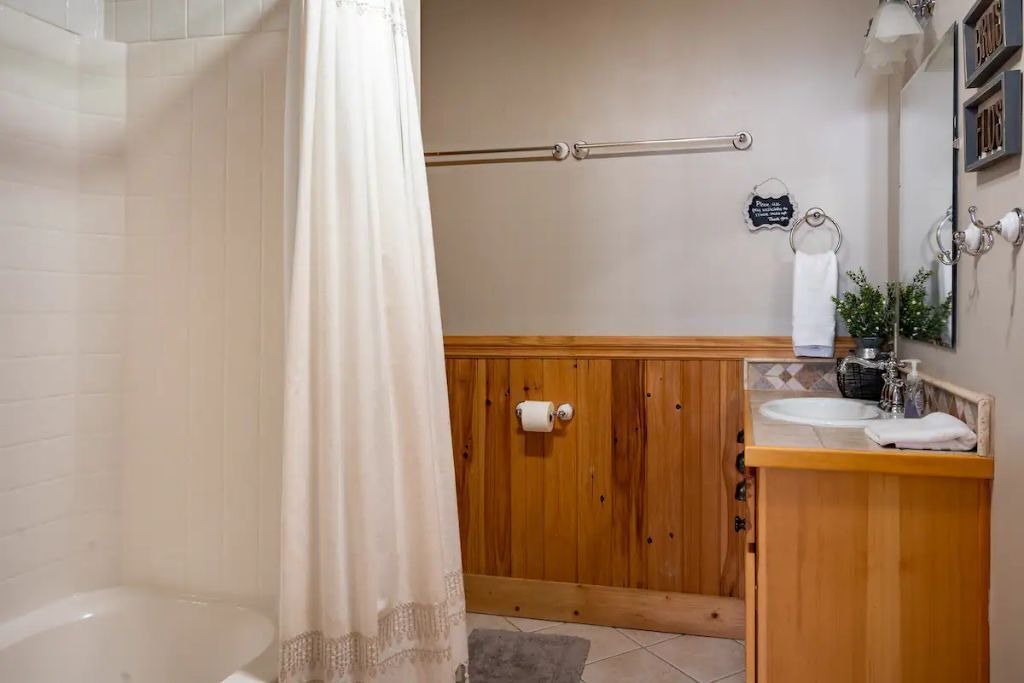 Photo of Bathroom in Wolf Laurel