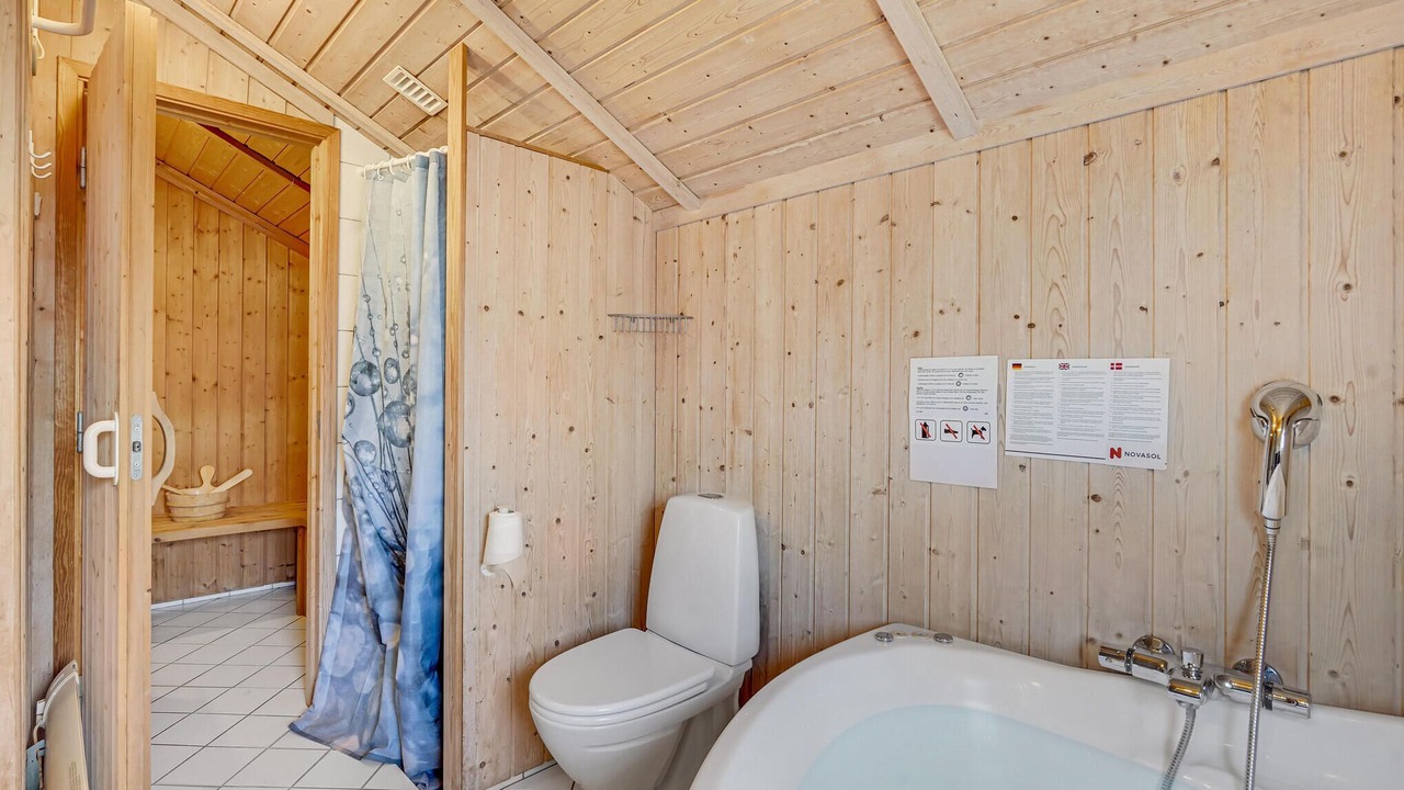Photo of Bathroom in Spodsbjerg