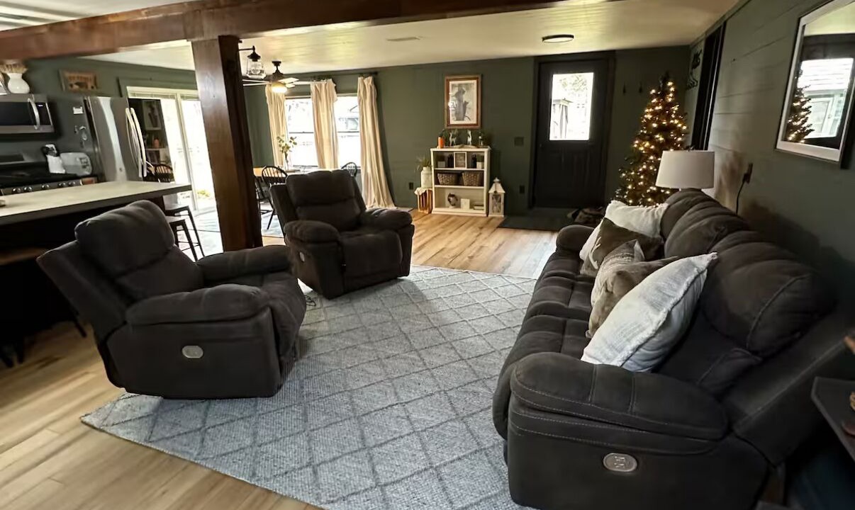 Photo of Livingroom in Lawrenceville