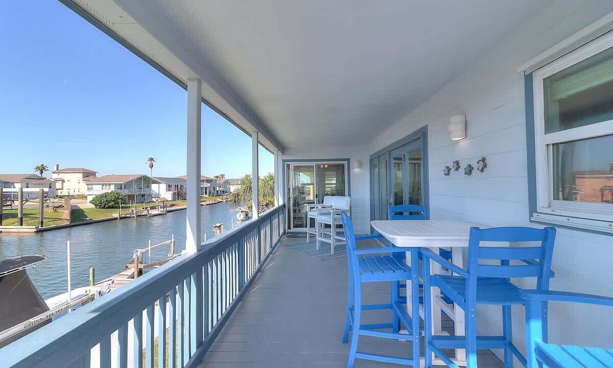 Photo of Patio Balcony in City-by-the Sea