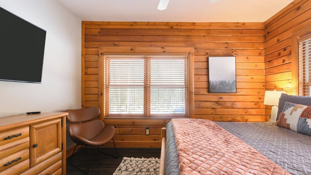 Photo of Bedroom in Thayerville