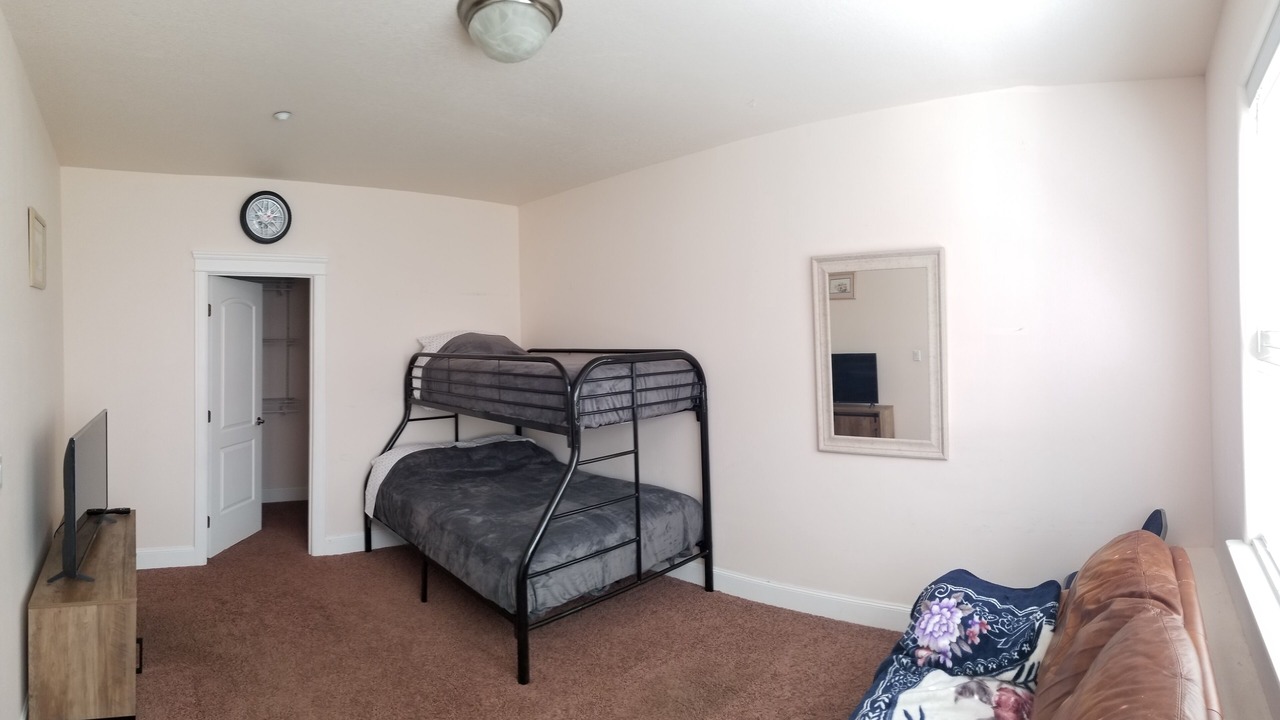 Photo of Bedroom in Powellhurst-Gilbert
