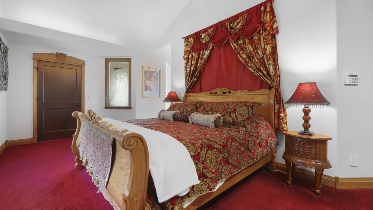 Photo of Others in Monroe