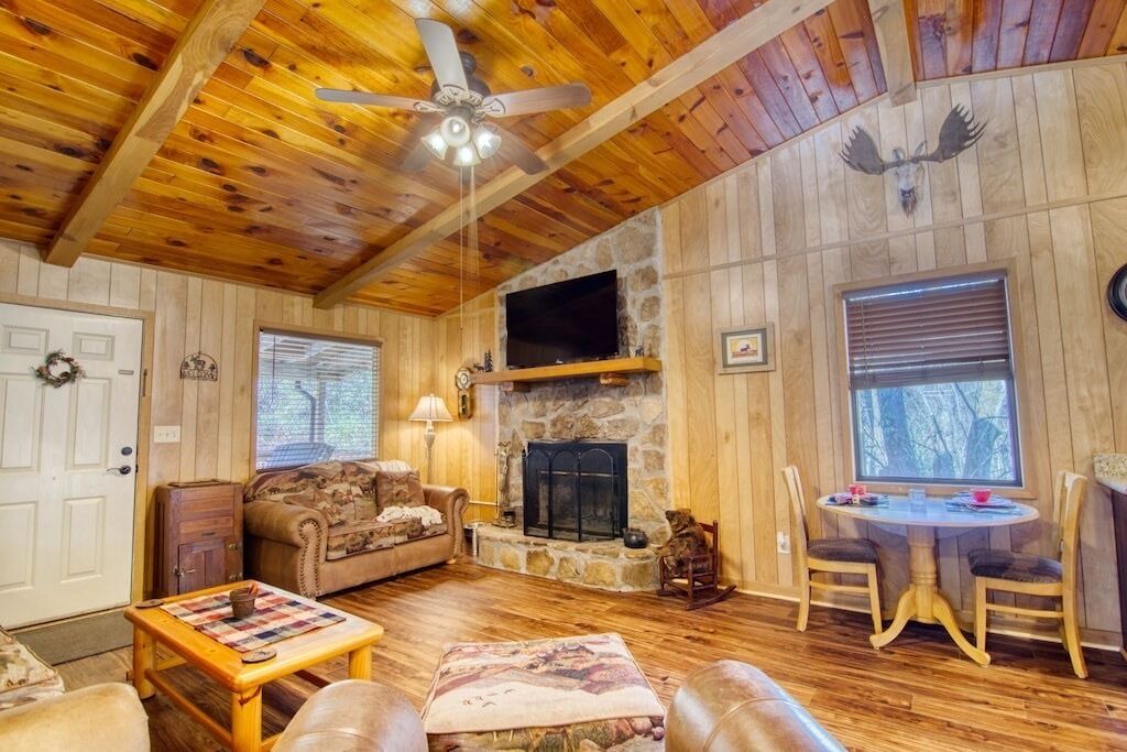 Photo of Livingroom in Cosby